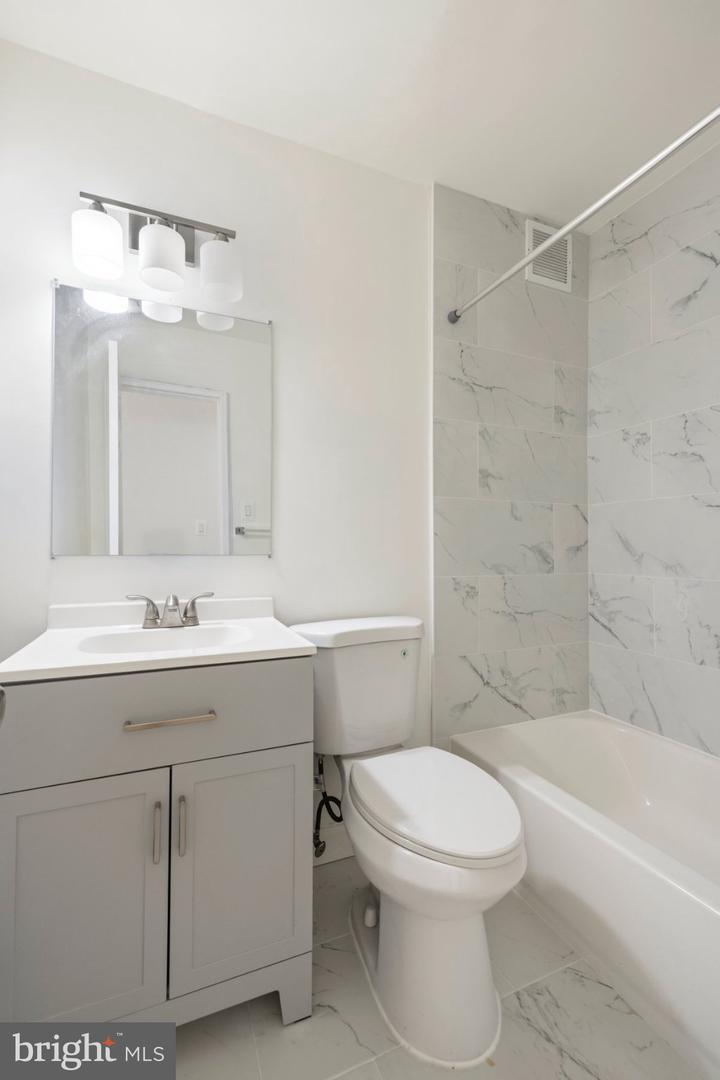 95 E Wayne Ave #305 Property Photo 21