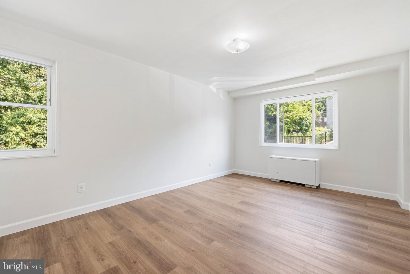 95 E Wayne Ave #305 Property Photo 22