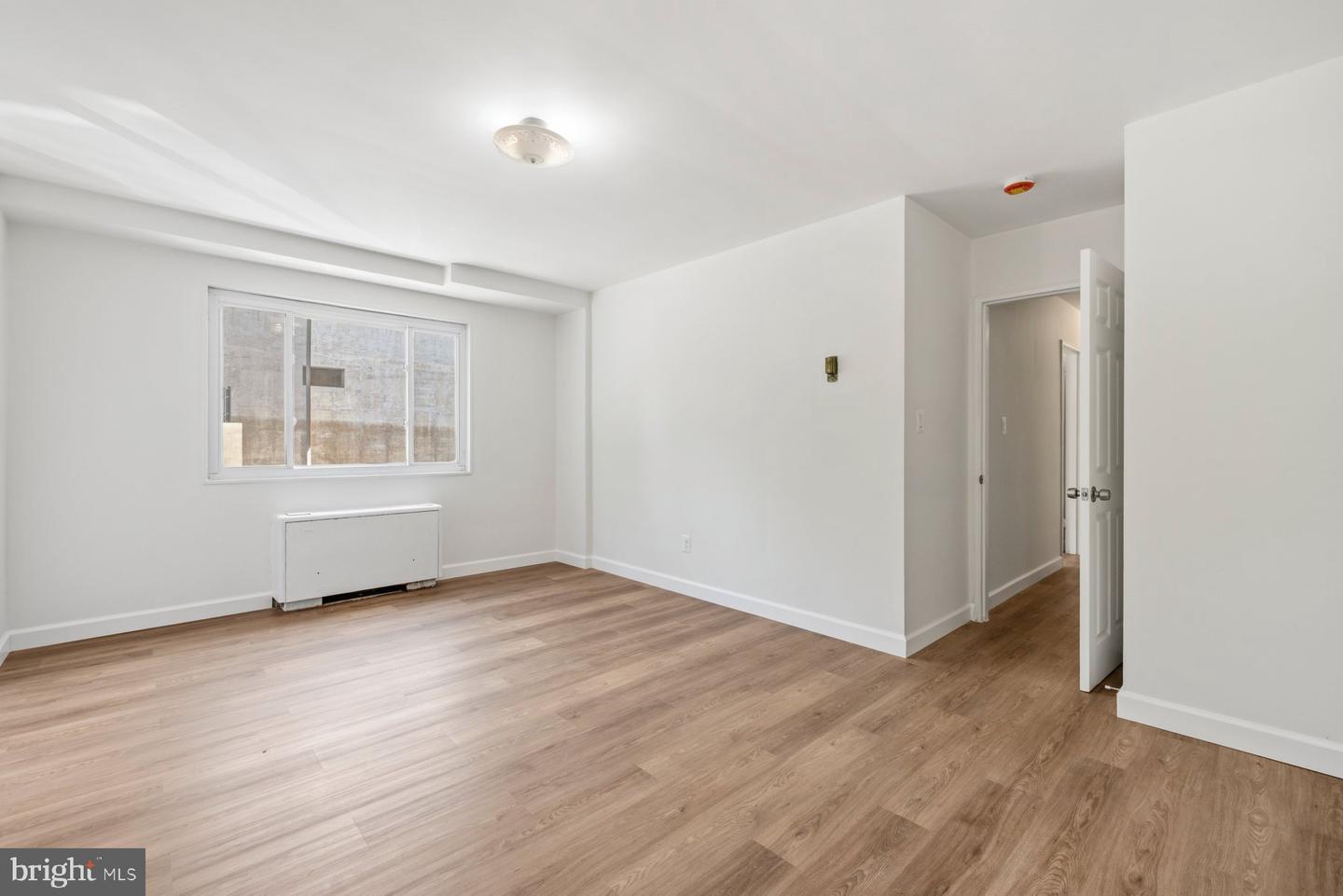 95 E Wayne Ave #305 Property Photo 24
