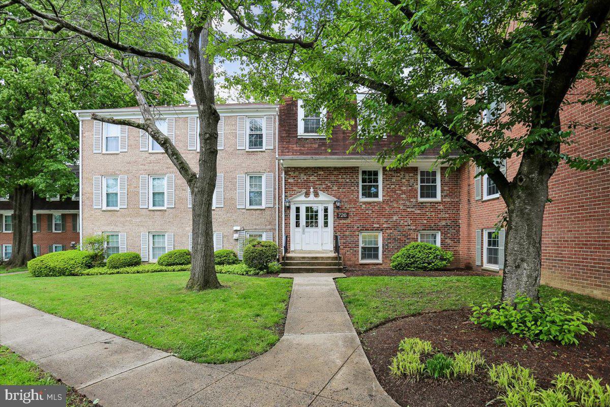 726 Quince Orchard Blvd #726-102 Property Photo 2