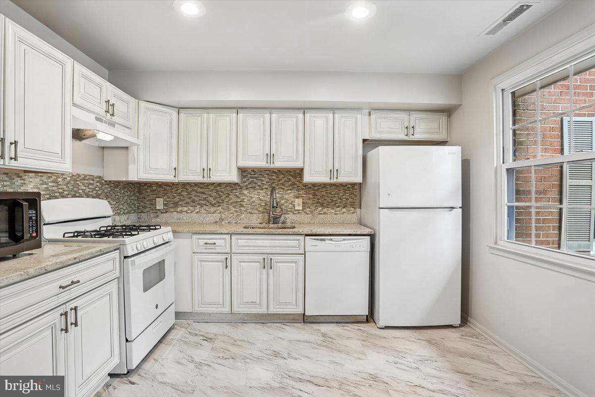 726 Quince Orchard Blvd #726-102 Property Photo 17