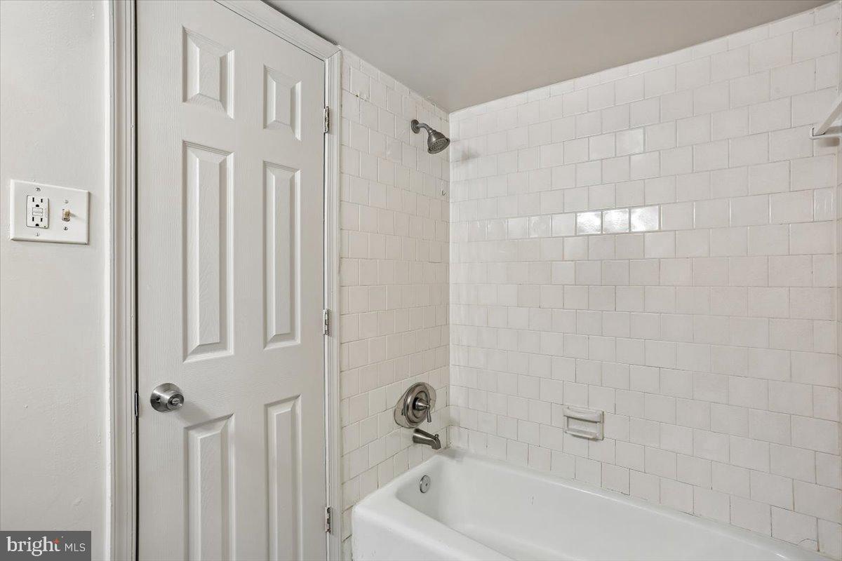 726 Quince Orchard Blvd #726-102 Property Photo 25