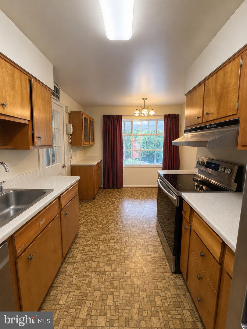 13233 Clifton Rd Property Photo 4
