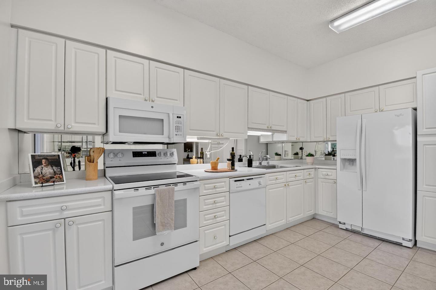 3005 S Leisure World Blvd S #304 Property Photo 6