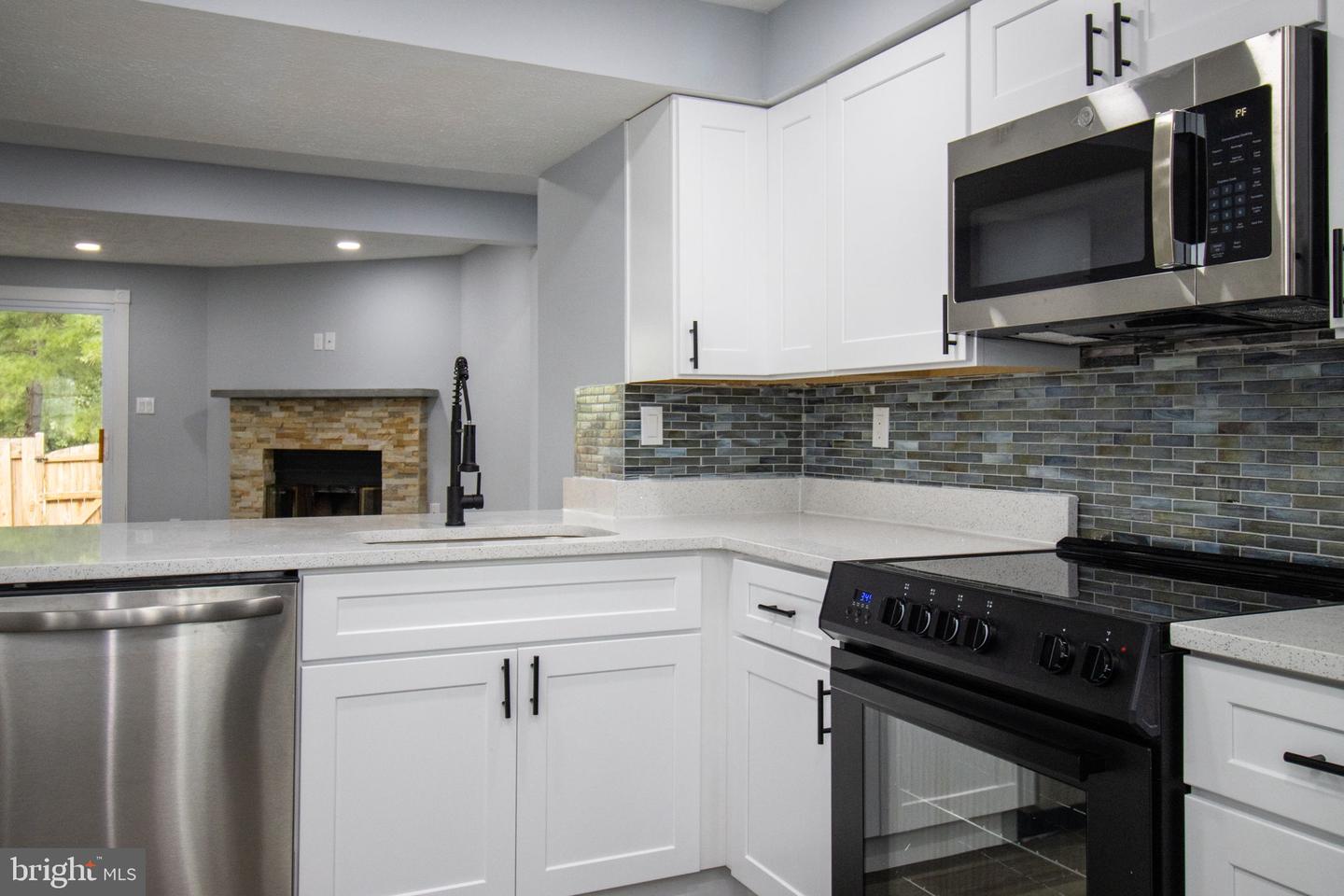 11705 Zebrawood Ct Property Photo 9