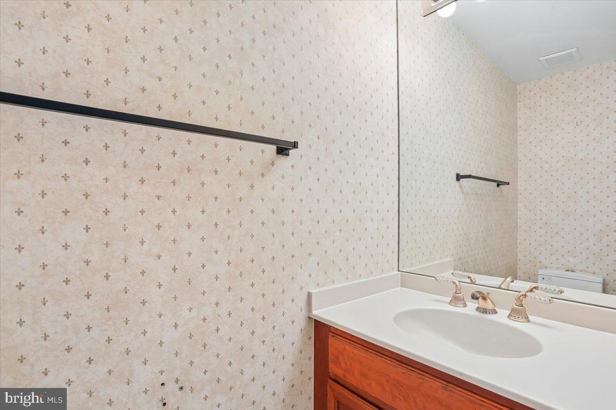 8912 Barrowgate Ct Property Photo 10