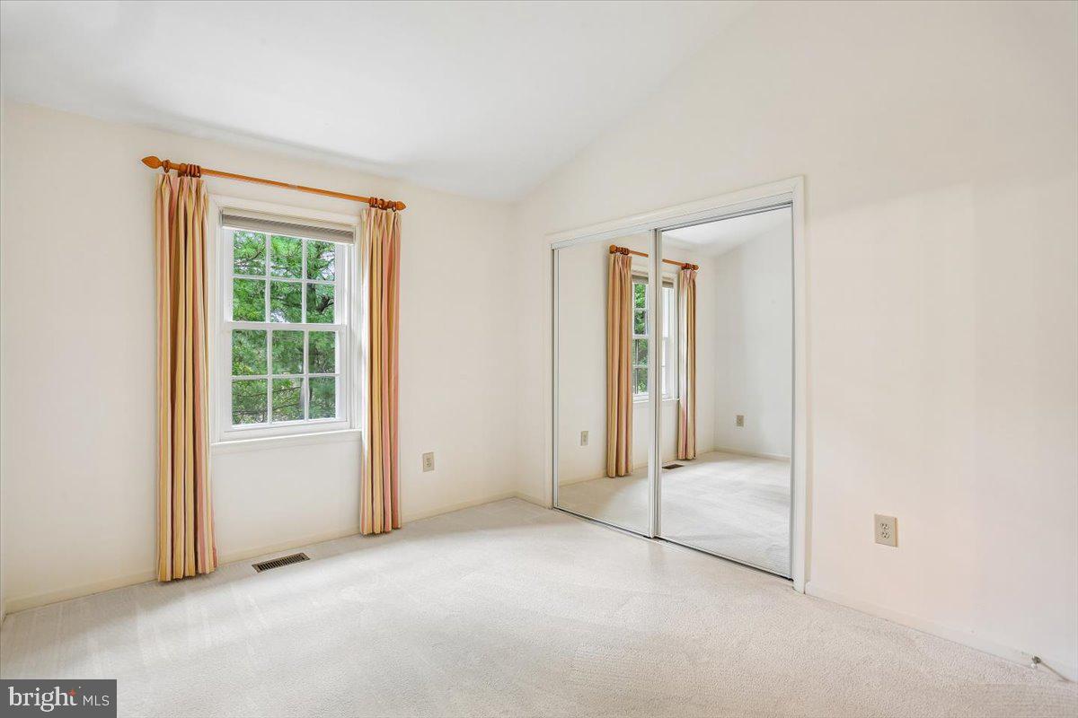 8912 Barrowgate Ct Property Photo 16