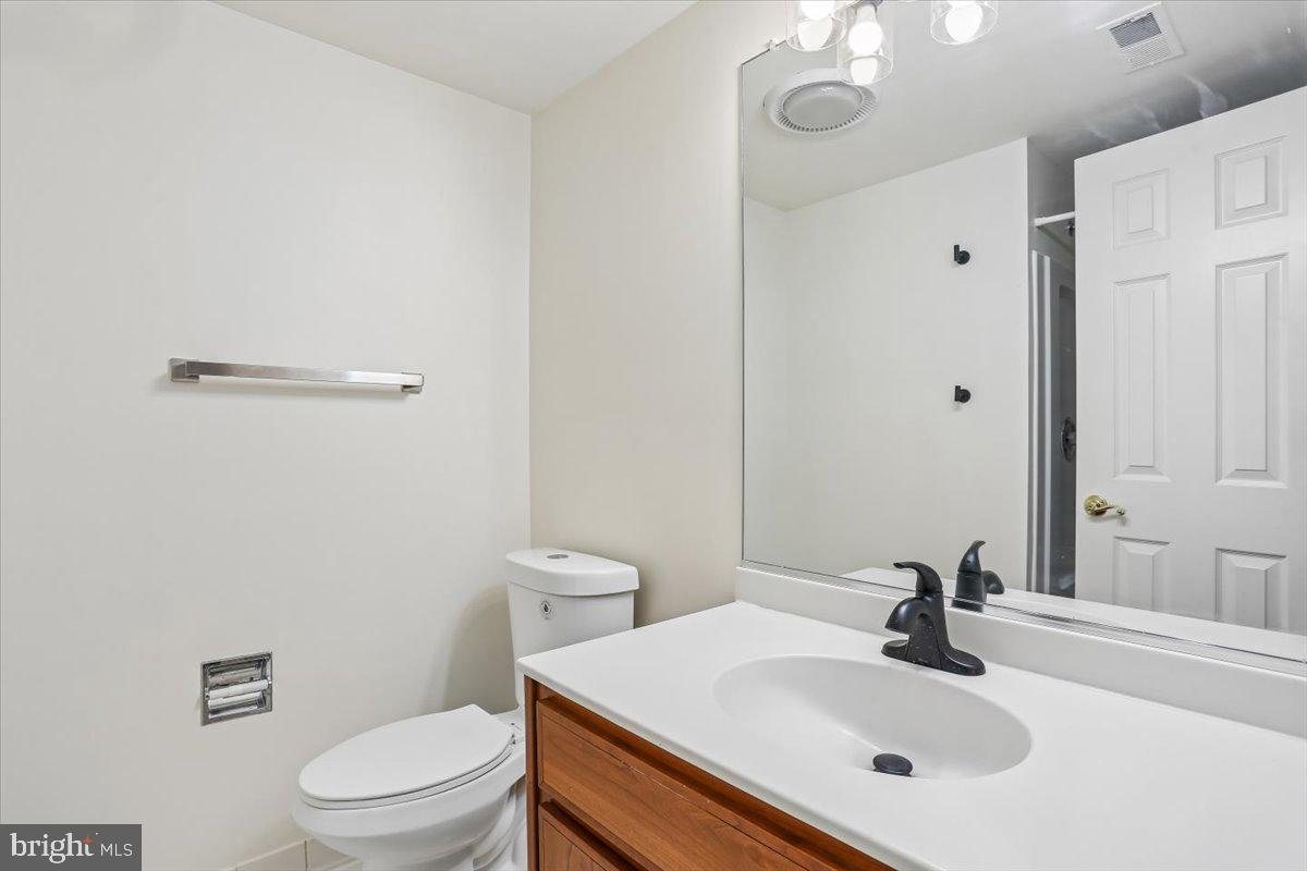 8912 Barrowgate Ct Property Photo 19