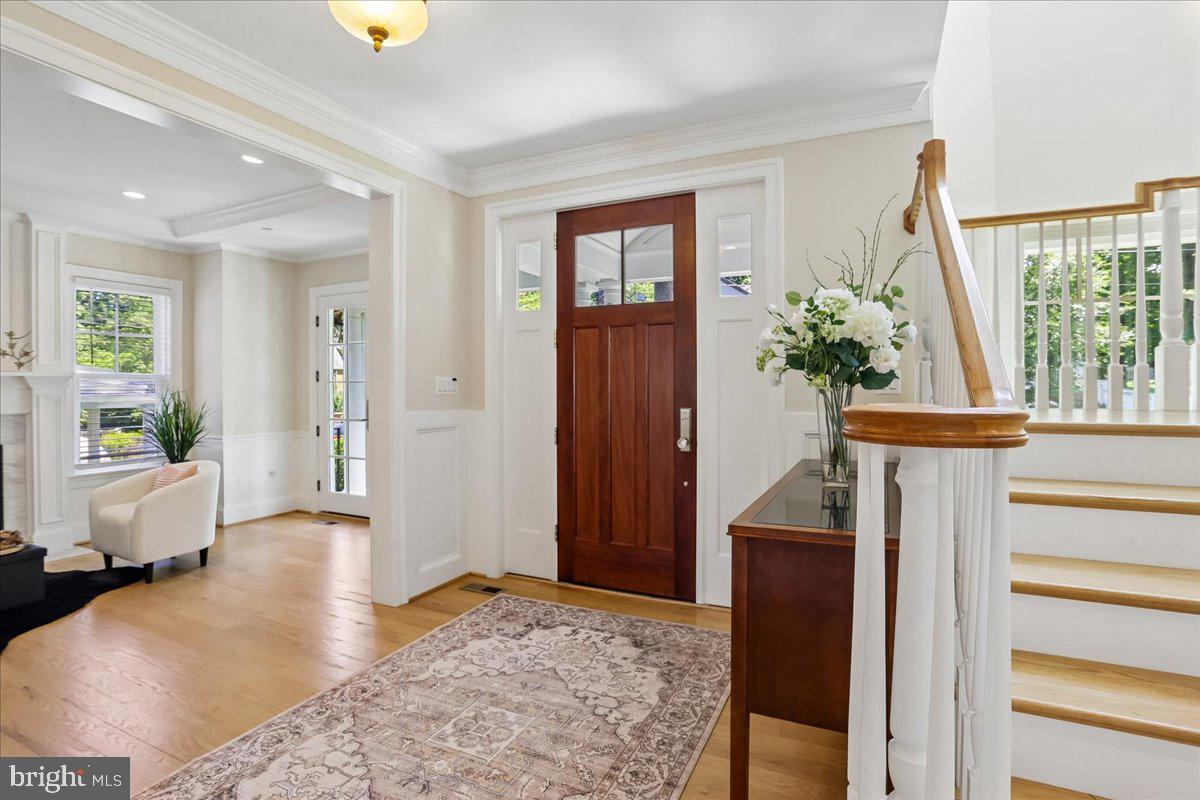 7800 Radnor Rd Property Photo 8