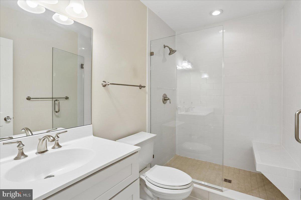 7800 Radnor Rd Property Photo 62