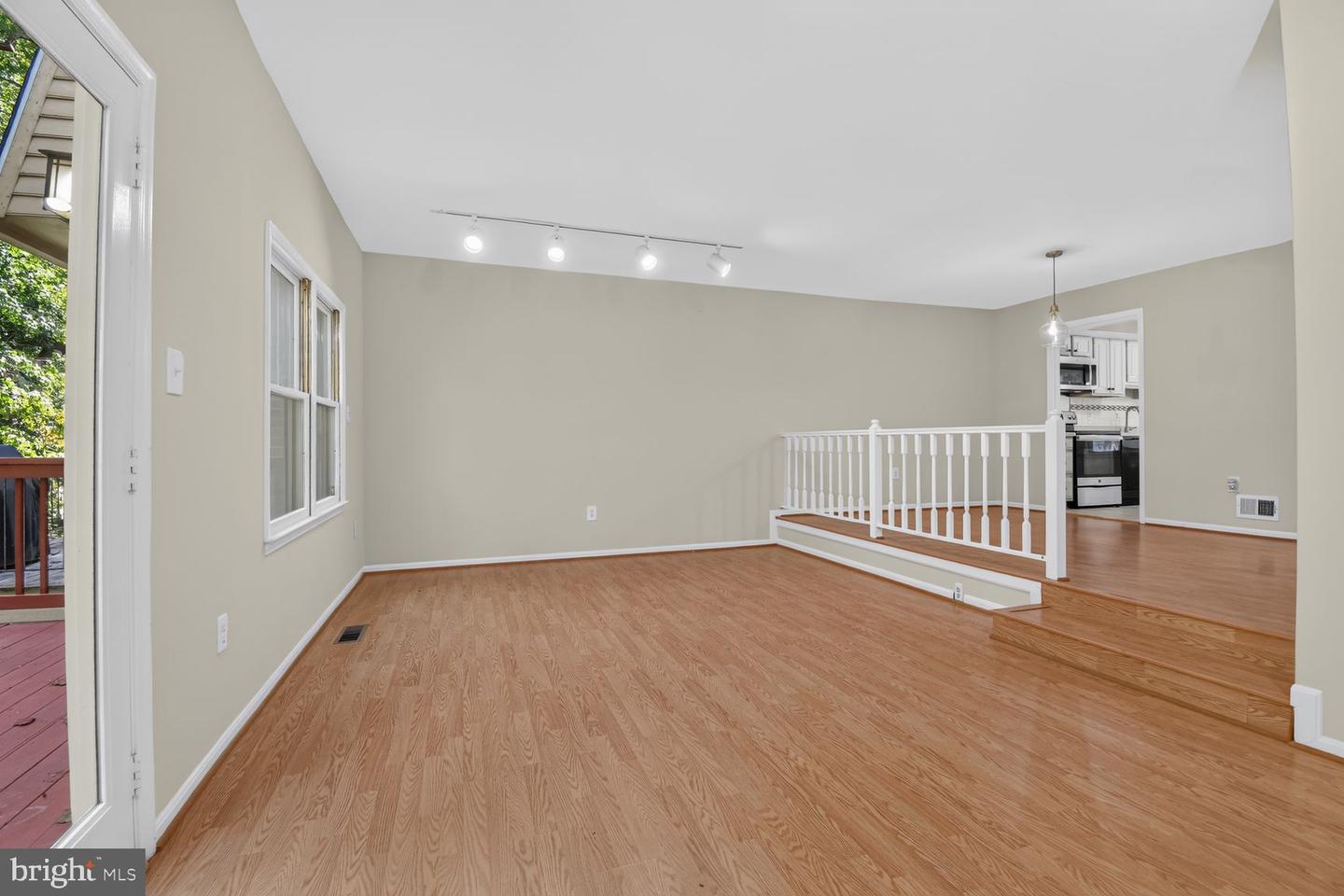 7768 Heatherton Ln Property Photo 3