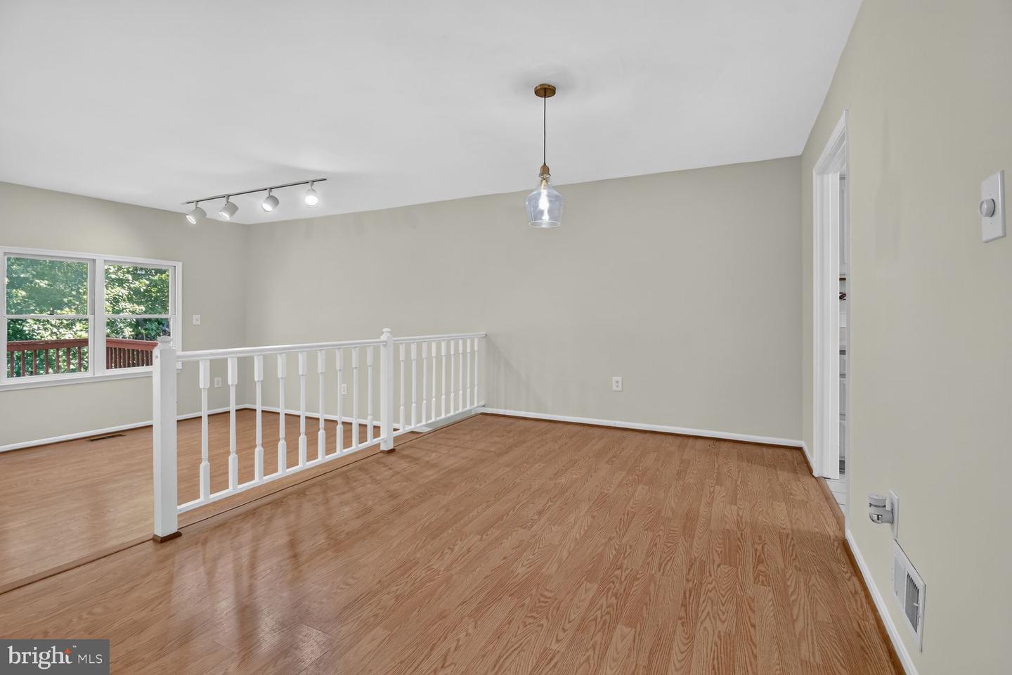 7768 Heatherton Ln Property Photo 4