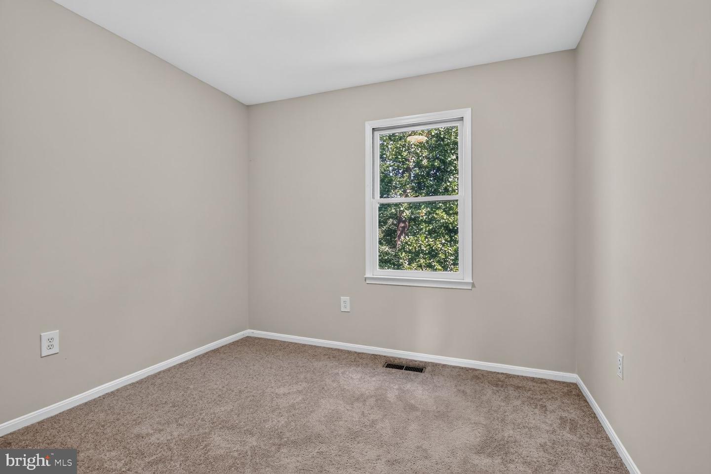 7768 Heatherton Ln Property Photo 13