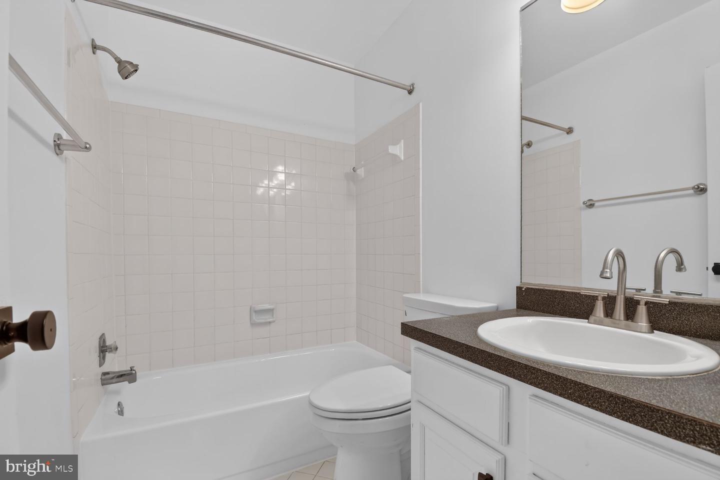 7768 Heatherton Ln Property Photo 14