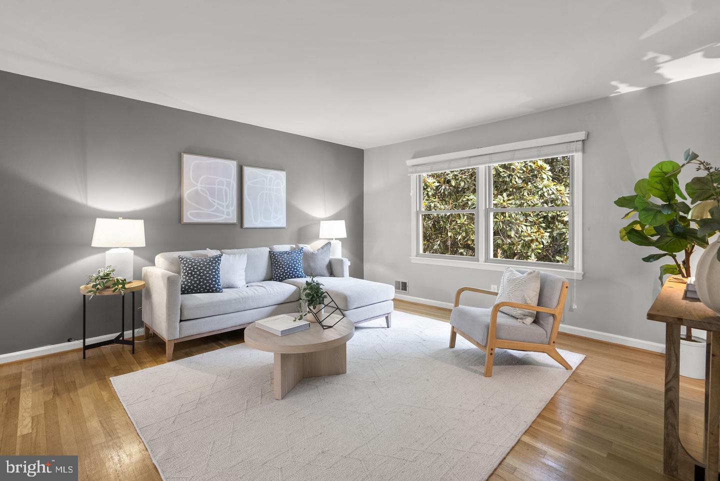 822 Loxford Ter Property Photo 10