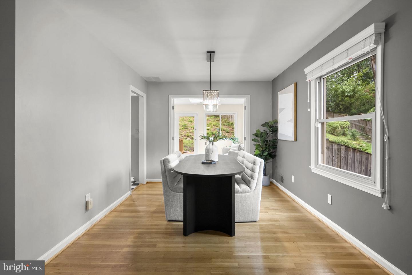 822 Loxford Ter Property Photo 11