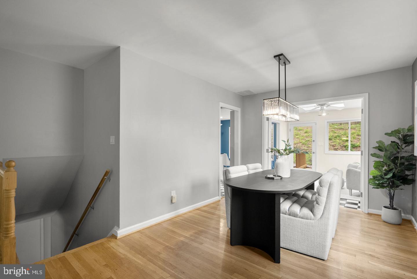 822 Loxford Ter Property Photo 12
