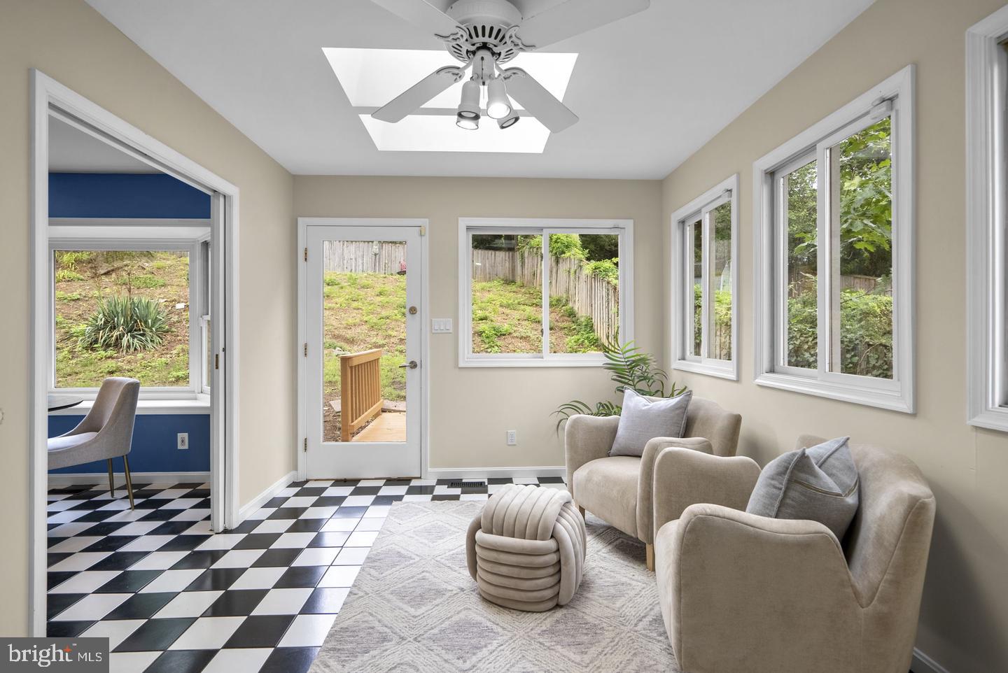 822 Loxford Ter Property Photo 14