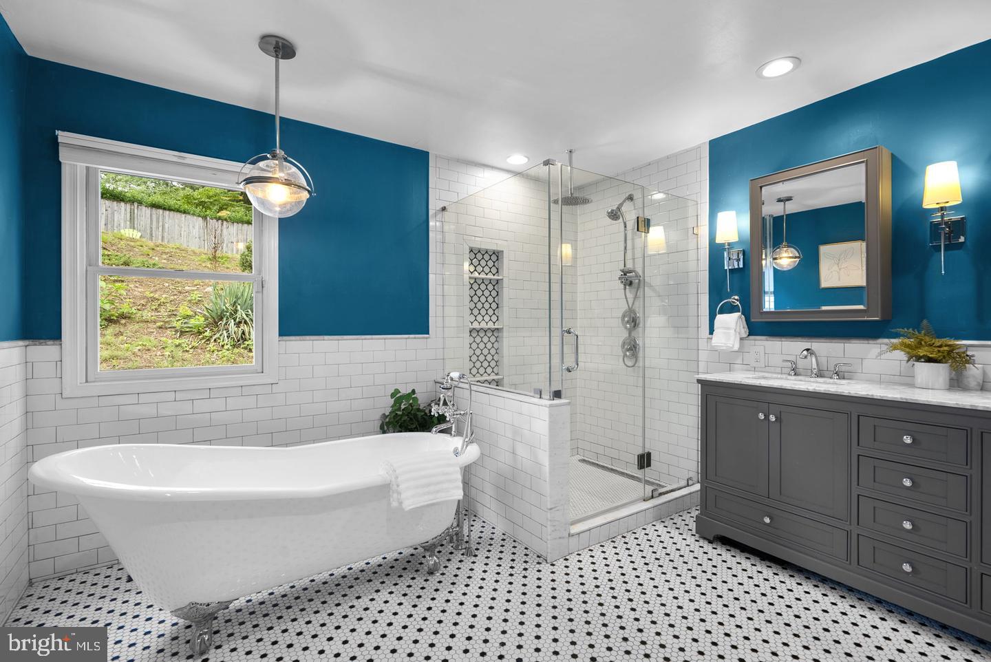822 Loxford Ter Property Photo 23
