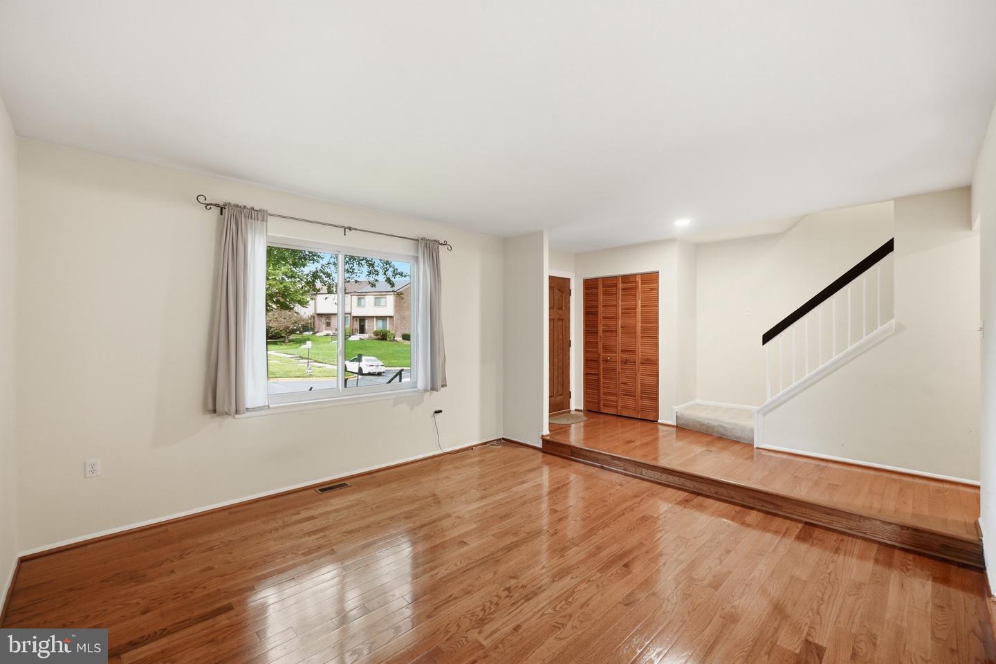 8918 Centerway Rd Property Photo 5