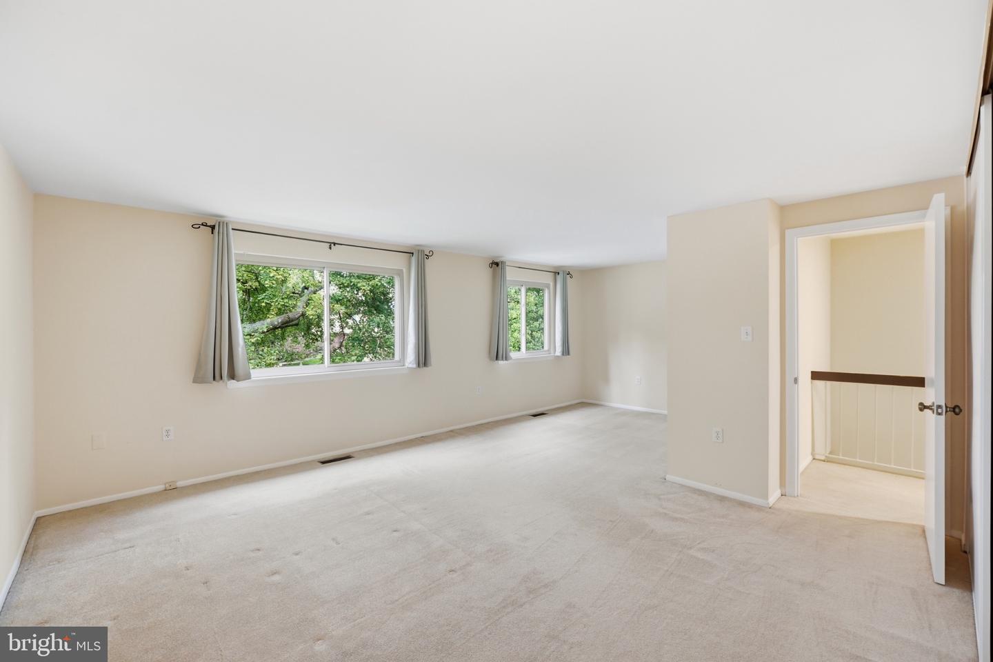8918 Centerway Rd Property Photo 14