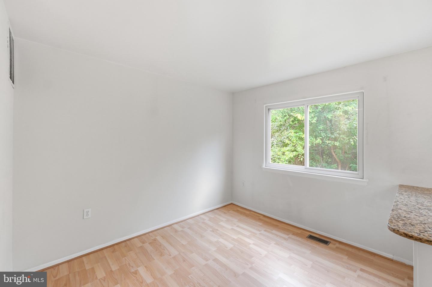 8918 Centerway Rd Property Photo 17