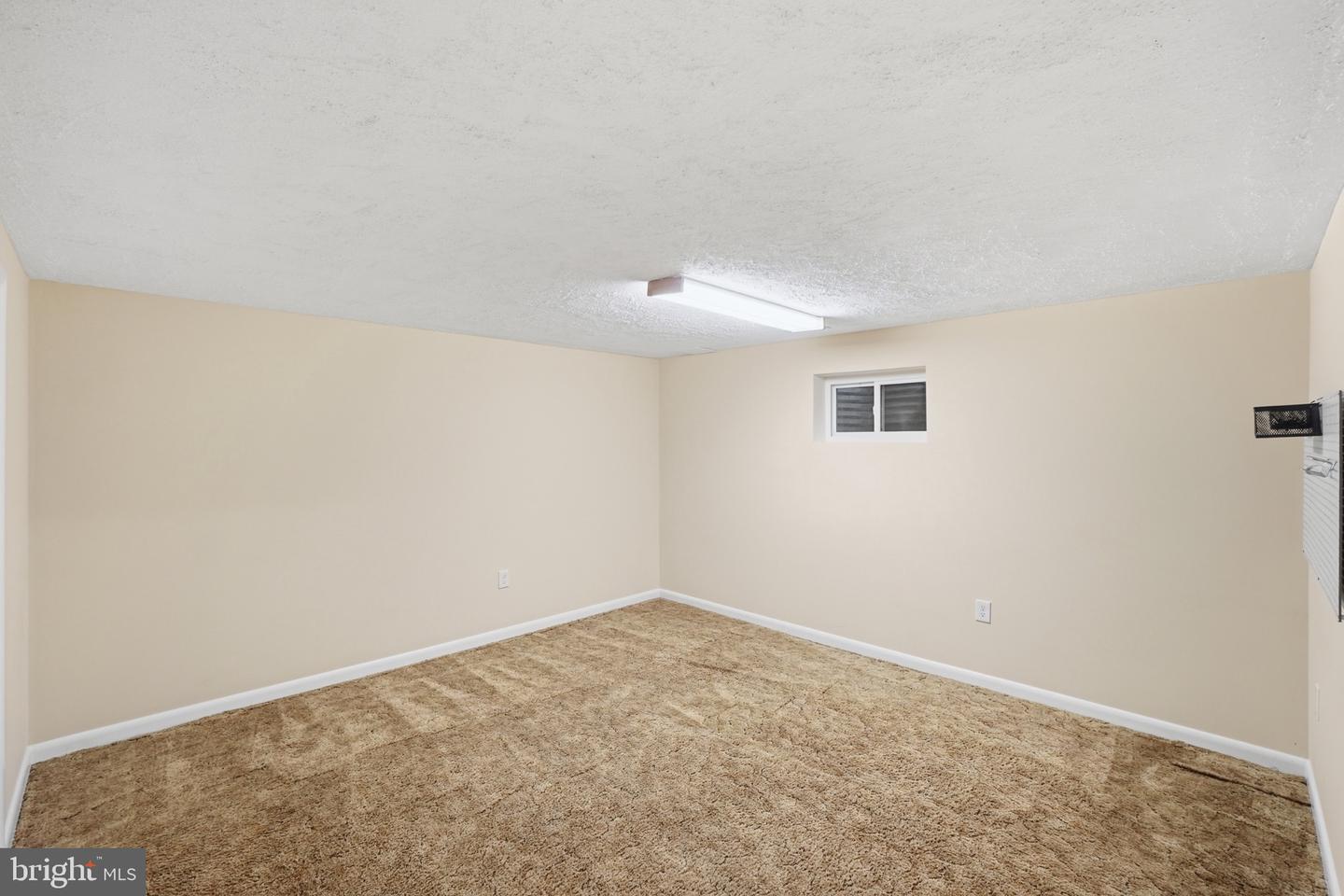 8918 Centerway Rd Property Photo 20