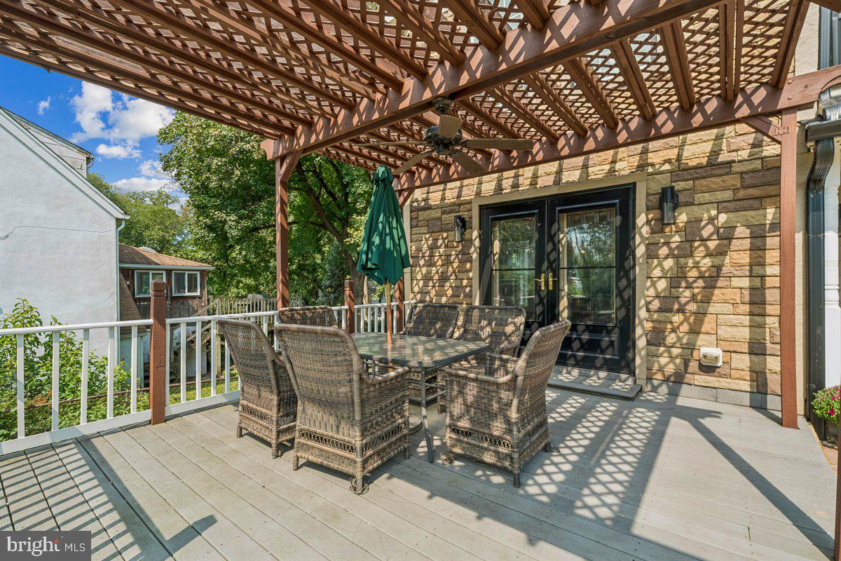 11201 Midvale Rd Property Photo 3
