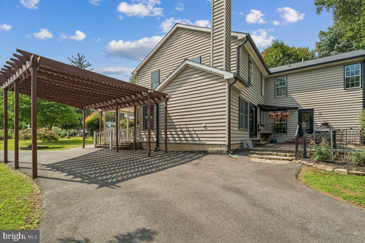 11201 Midvale Rd Property Photo 38