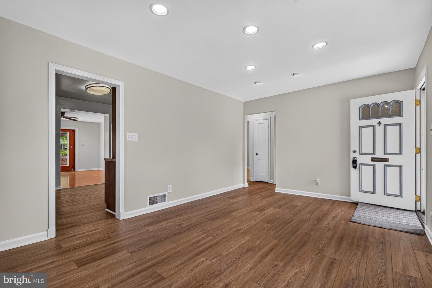 11852 Huggins Dr Property Photo 5