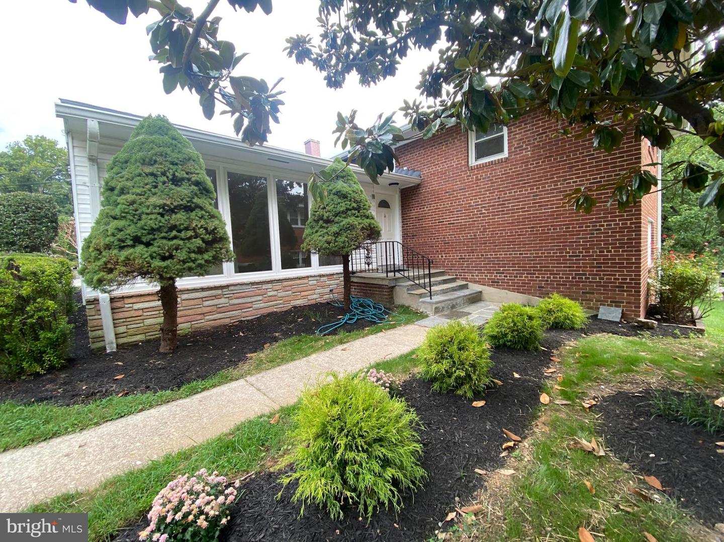 2209 Mark Ct Property Photo 1