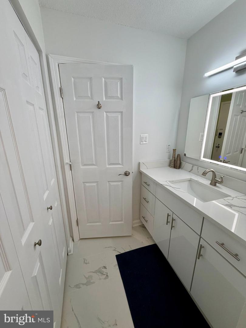 5500 Friendship Blvd #1224n Property Photo 17