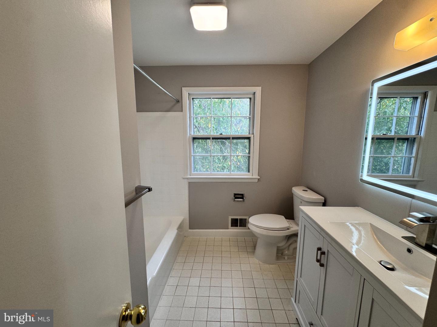 900 Lamberton Dr Property Photo 23