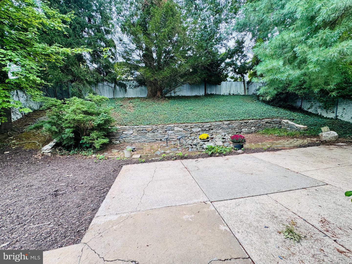 900 Lamberton Dr Property Photo 28