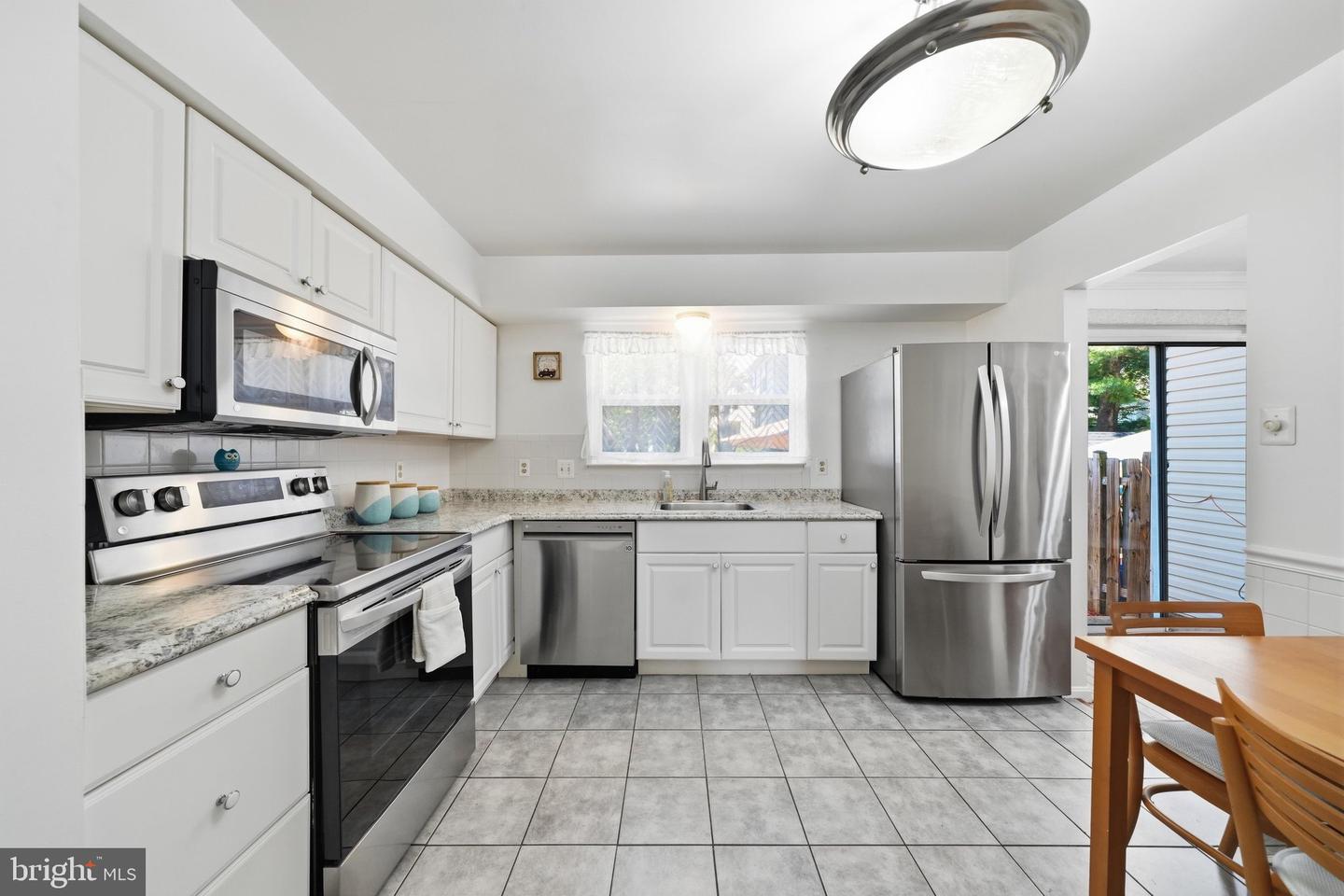 17516 Longview Ln Property Photo 15
