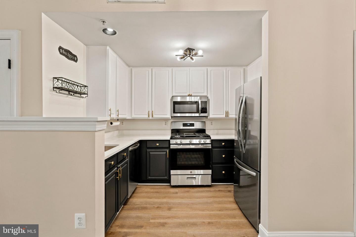 680 Orchard Ridge Dr #100 Property Photo 4