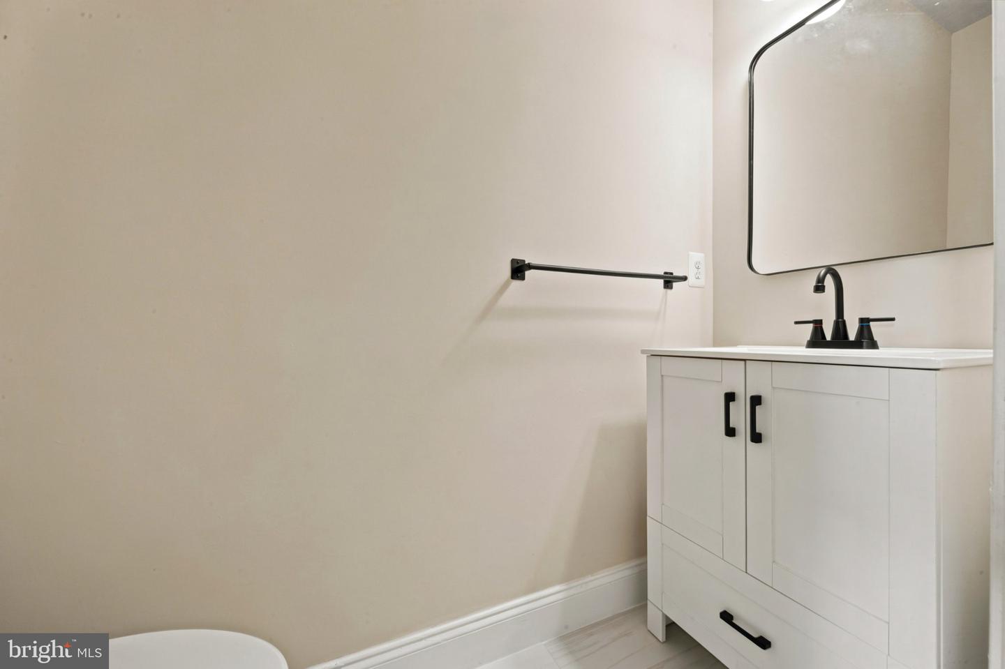 680 Orchard Ridge Dr #100 Property Photo 9