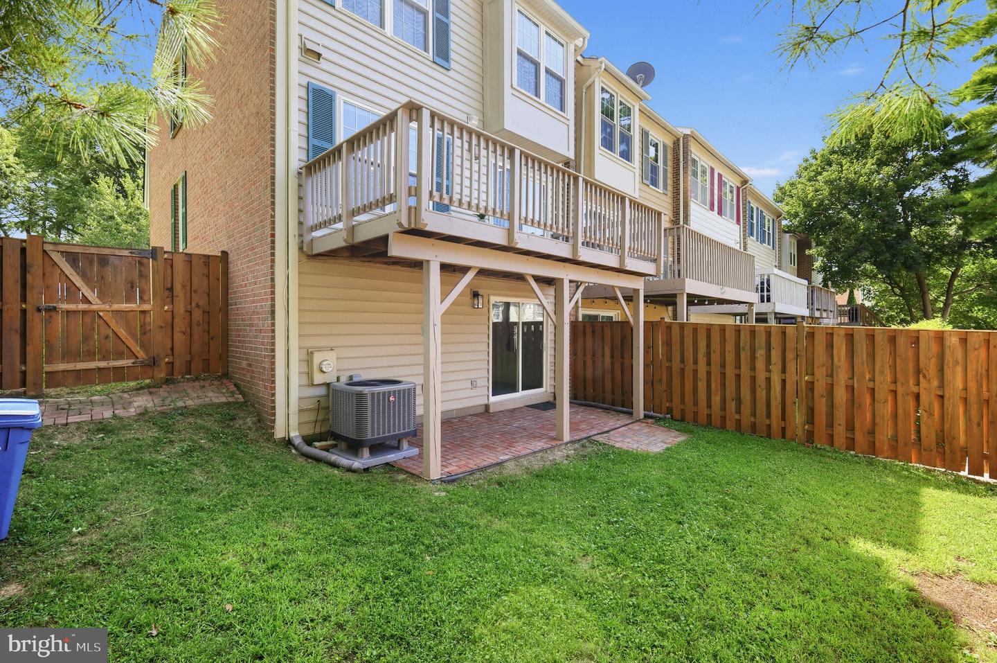 9901 Maple Leaf Dr Property Photo 14