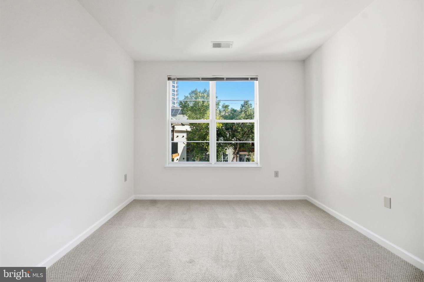 1201 E West Hwy #403 Property Photo 12