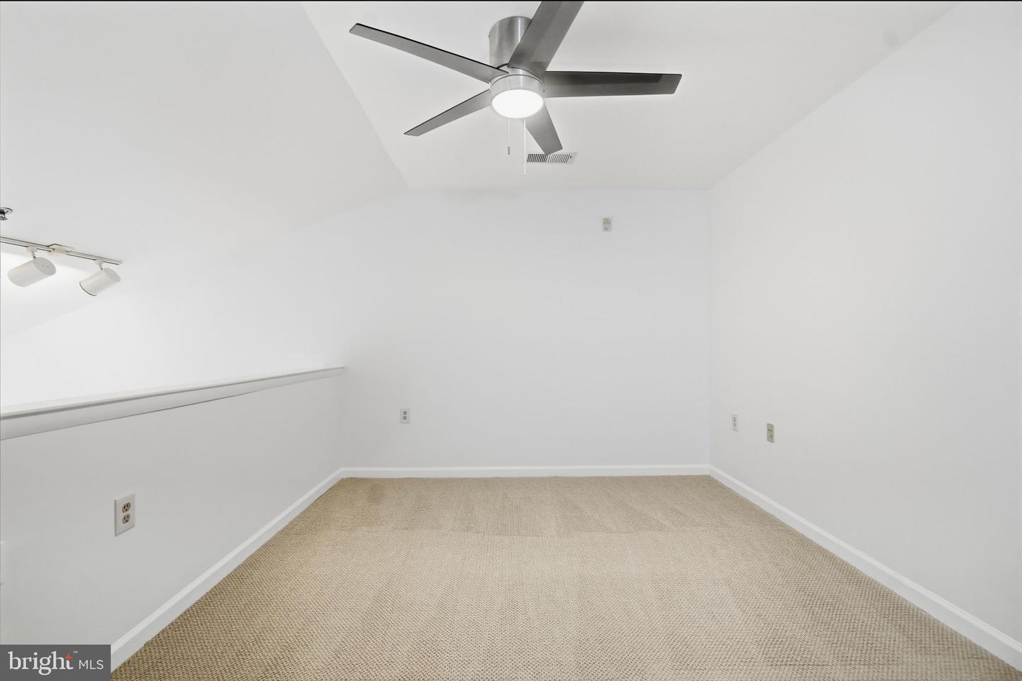 1201 E West Hwy #403 Property Photo 16