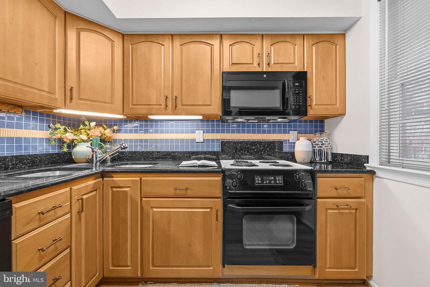 734 Azalea Dr #11-734 Property Photo 14