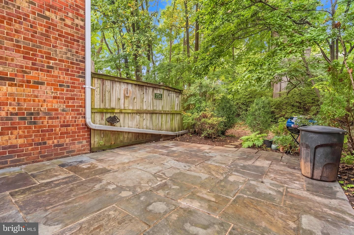 734 Azalea Dr #11-734 Property Photo 26