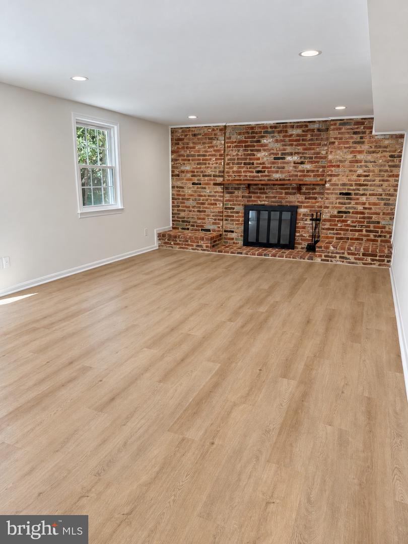 11906 Henry Fleet Dr Property Photo 18