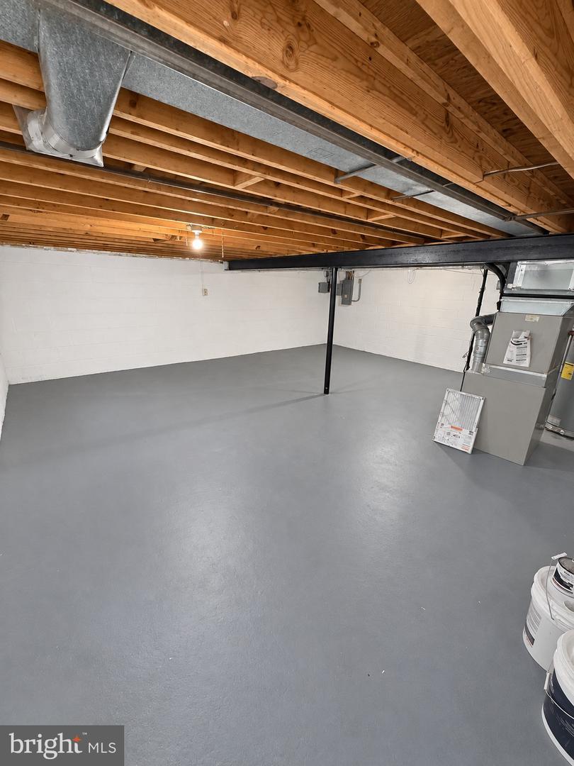 11906 Henry Fleet Dr Property Photo 25
