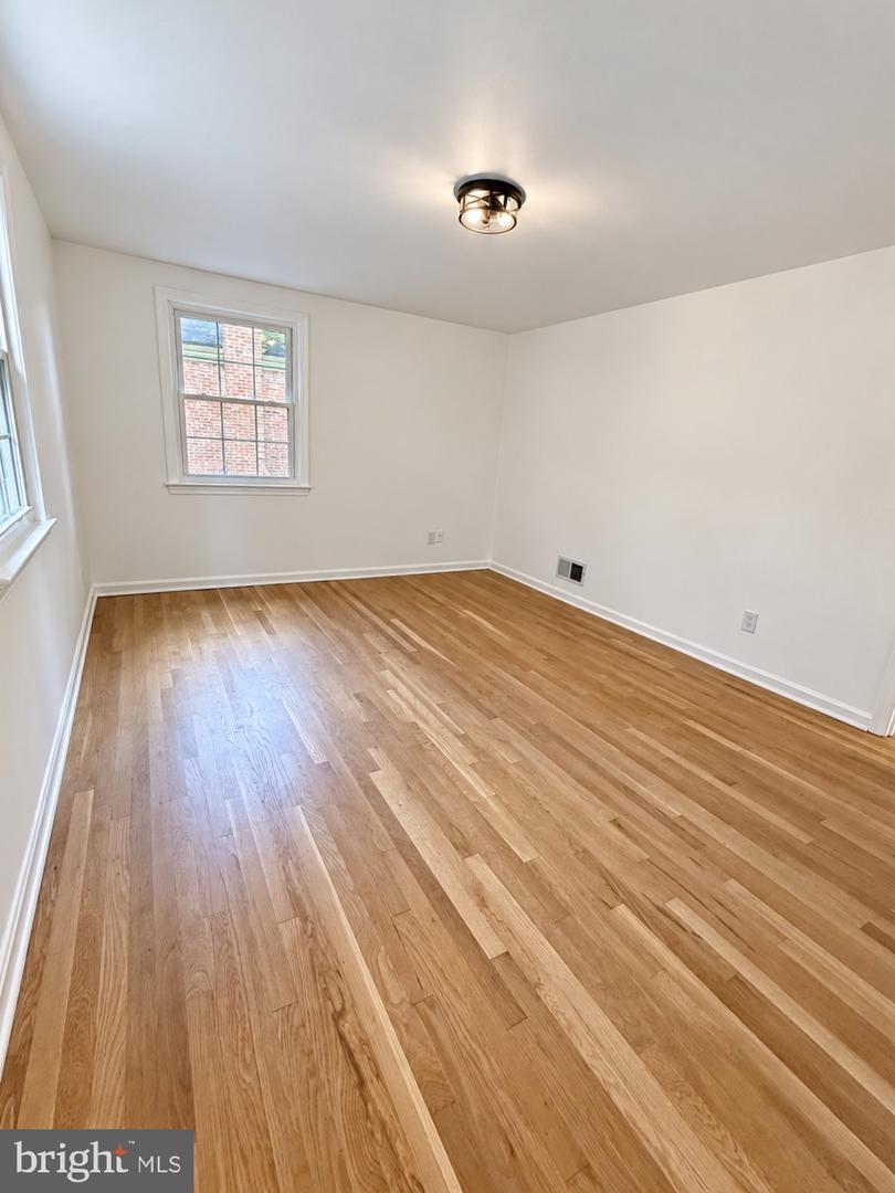 11906 Henry Fleet Dr Property Photo 27