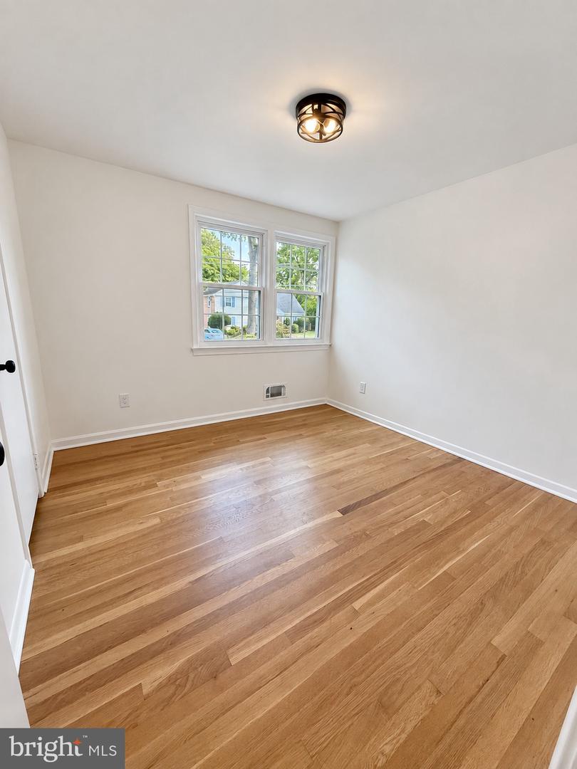 11906 Henry Fleet Dr Property Photo 34