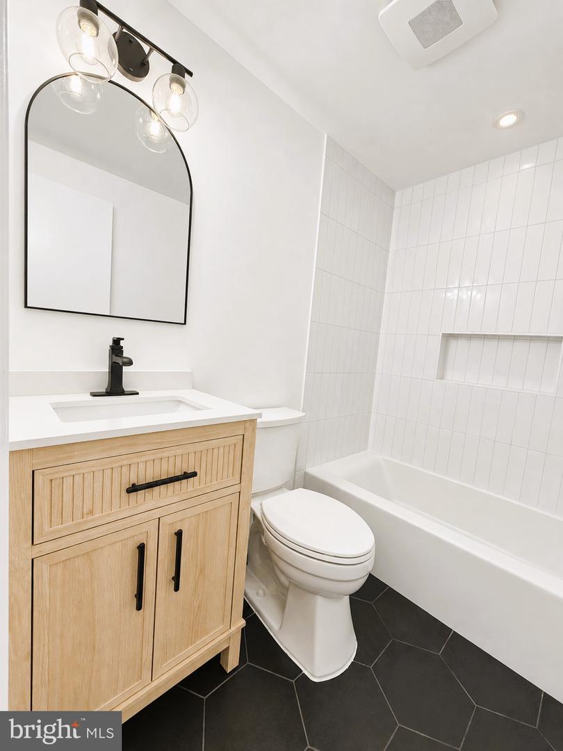 11906 Henry Fleet Dr Property Photo 35