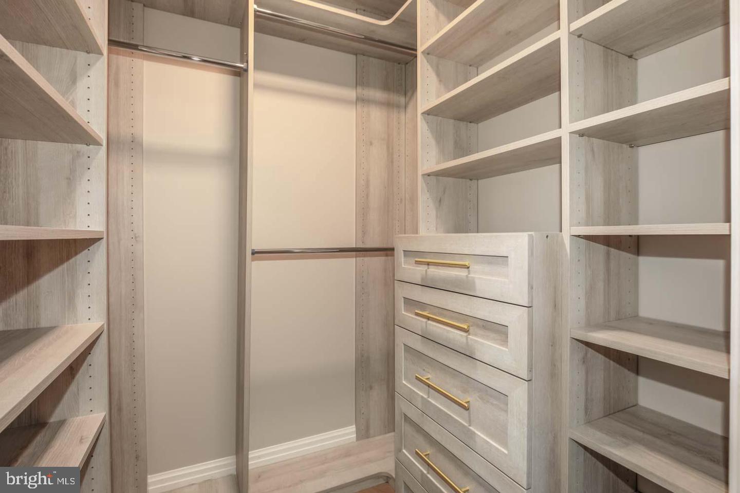 8551 Connecticut Ave #610 Property Photo 27