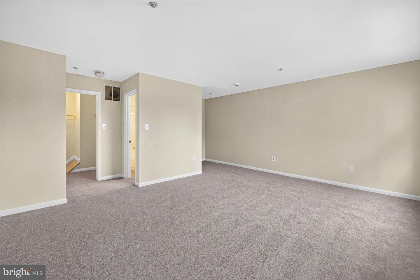 18997 Highstream Dr #834 Property Photo 16