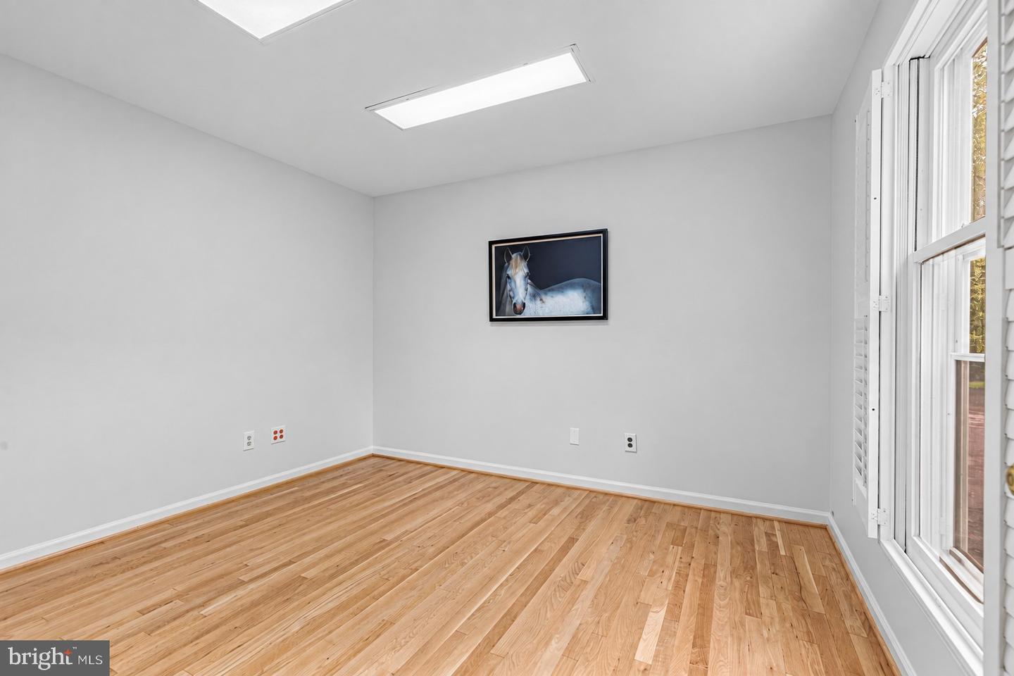 9213 Bentridge Ave Property Photo 10